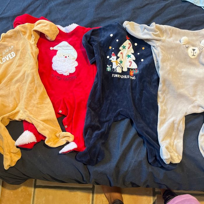 Lot de 4 pyjamas hivers 9 mois