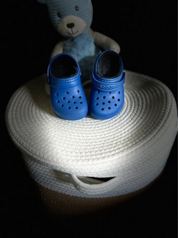 Crocs fourrées bleues