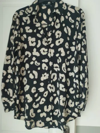 Chemise noire motifs léopard satinée Zara XS neuve sans étiquette