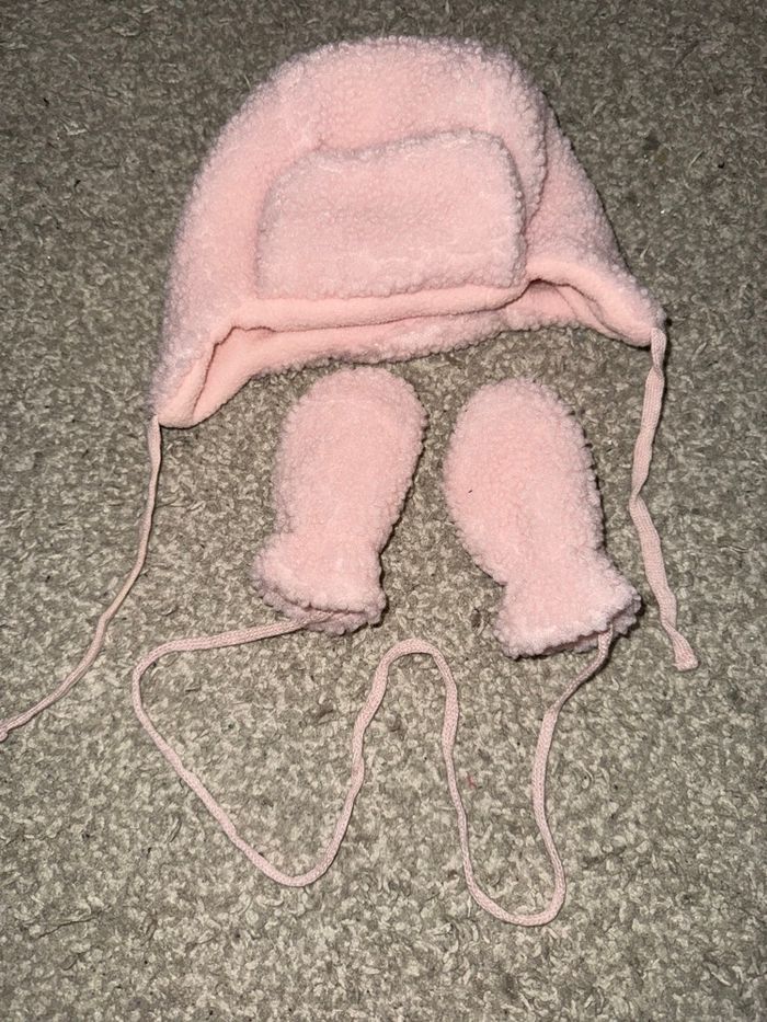 Lot 2 bonnet et moufle