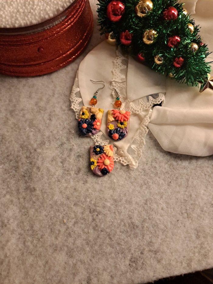 Parrurre boucles d'oreilles et pendentif pâte polymere multicolore florale - photo numéro 3