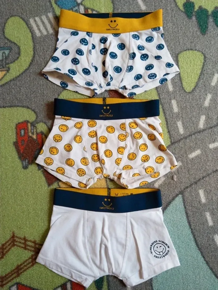 Lot 3 boxers Smiley world taille 4 ans, 104 cm
