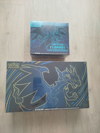 Pack Pokémon : Coffrets Flammes Fantasmagoriques ME02 et UPC Dracaufeu X Ex ME02 – Neuf et scellé