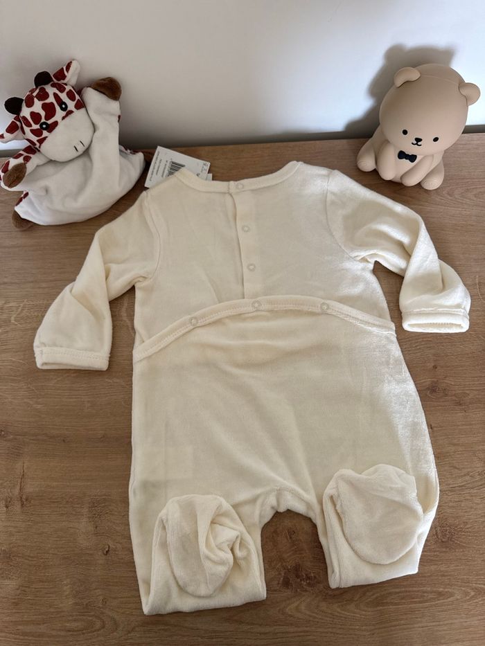 Pyjama 9 mois - neuf avec étiquette - photo numéro 4