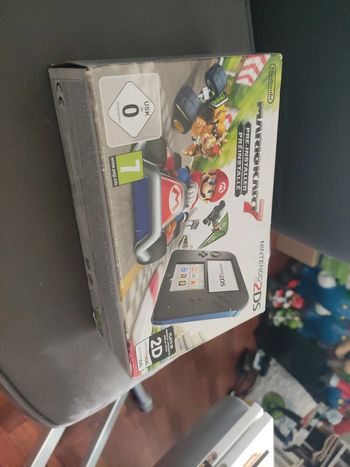 Console nintendo 2 ds en boîte