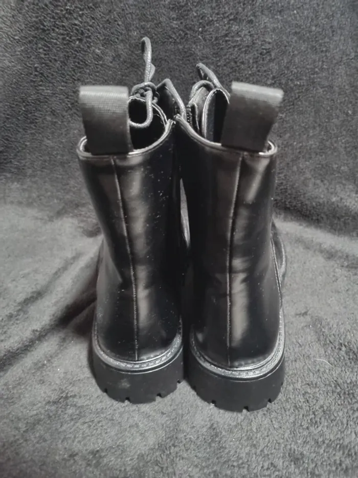 Paire De Bottines Noires - photo numéro 4