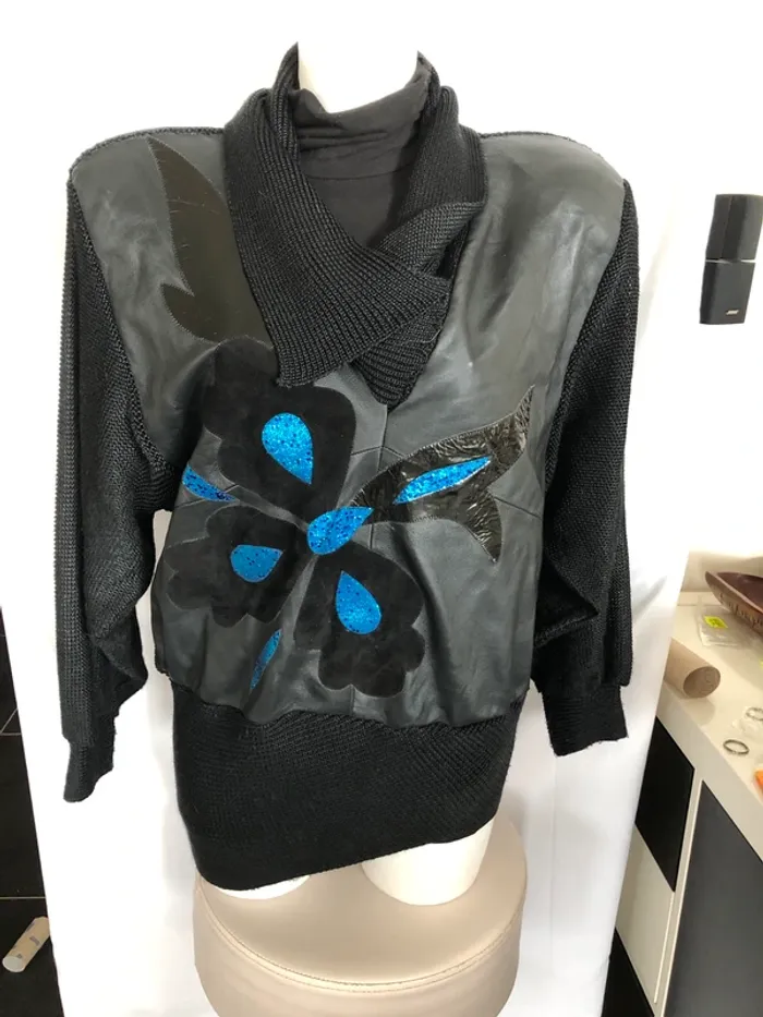 Haut manches longues noir vintage cuir et daim bon état taille 44 à voir ! - photo numéro 6