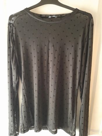 Haut noir transparent à pois