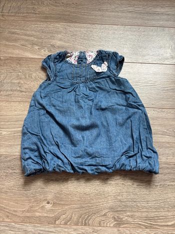 Jolie robe « boule » manches courtes en 12 mois