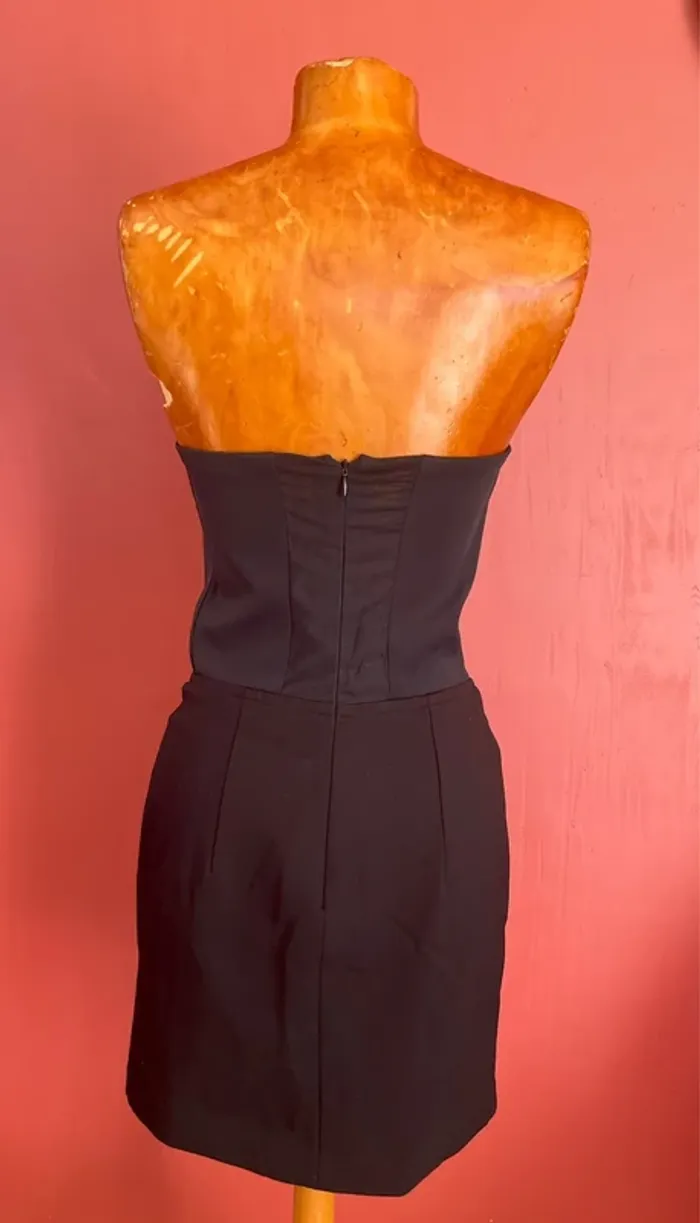 Magnifique robe bustier noire à dentelle - photo numéro 2