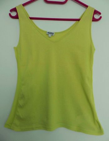 Debardeur vert anis. Bandes micro aerees. Etam. Taille 36