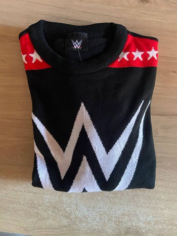 Pull moche de noël WWE Noir et Rouge taille M
Neuf 100 % acrylique