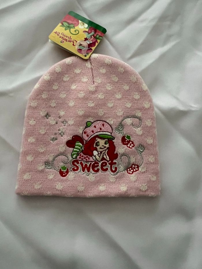 Bonnet charlotte aux fraises