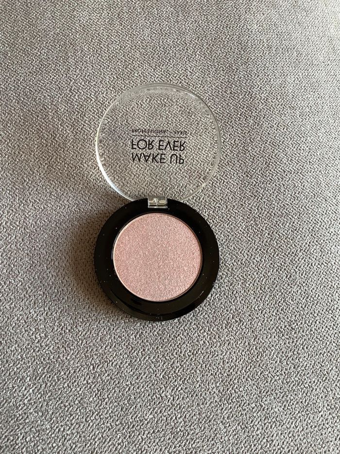 Fard à paupières  Make up for ever 524 rose irisé 2,5 gr NEUF - photo numéro 3