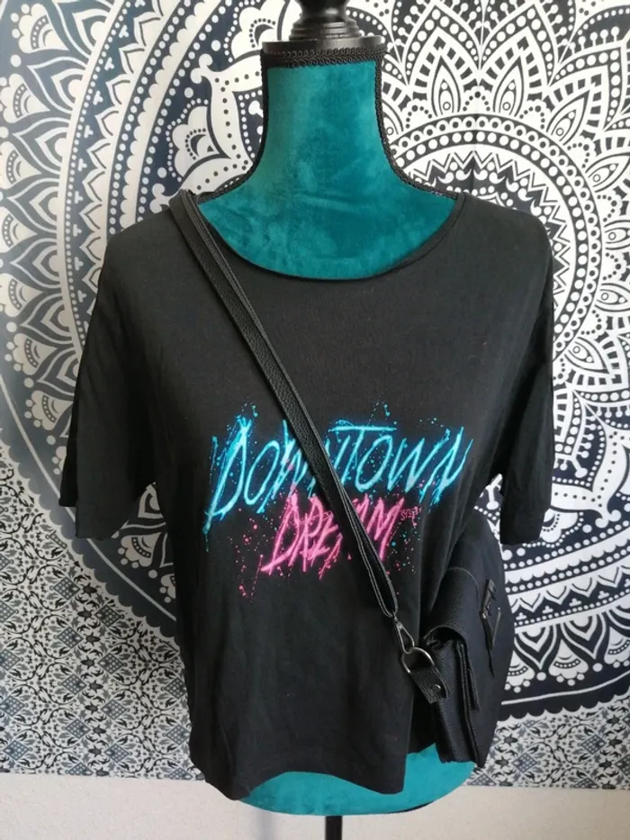 Tee-shirt noir écriture style led néon downtown dream / sisley / (M)
