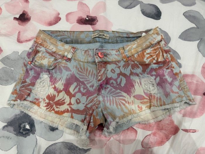 Short taille basse