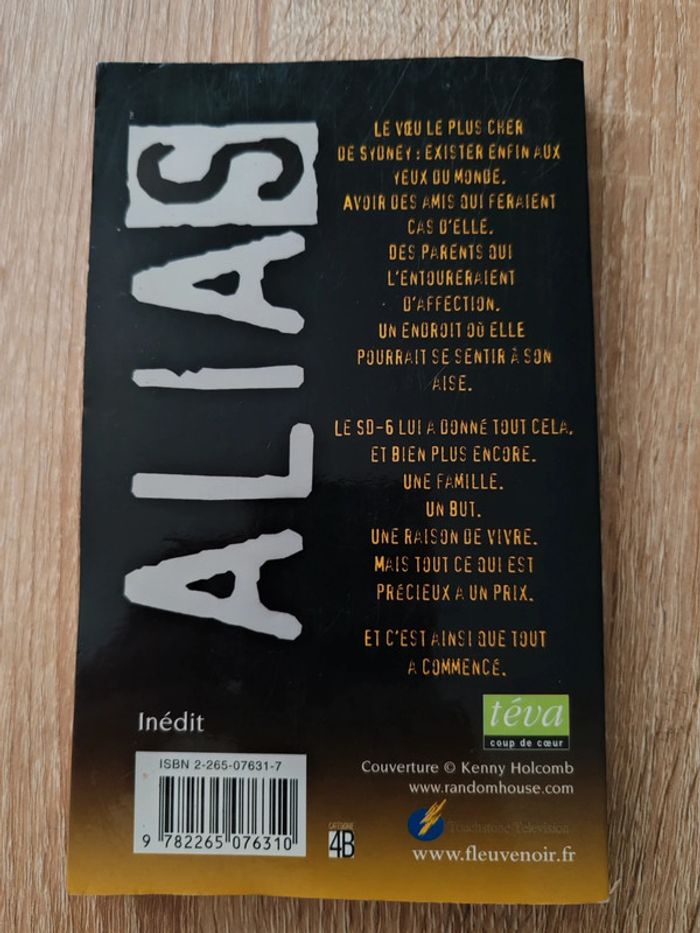 Linn Mason 🌸 Alias Double vie - photo numéro 2