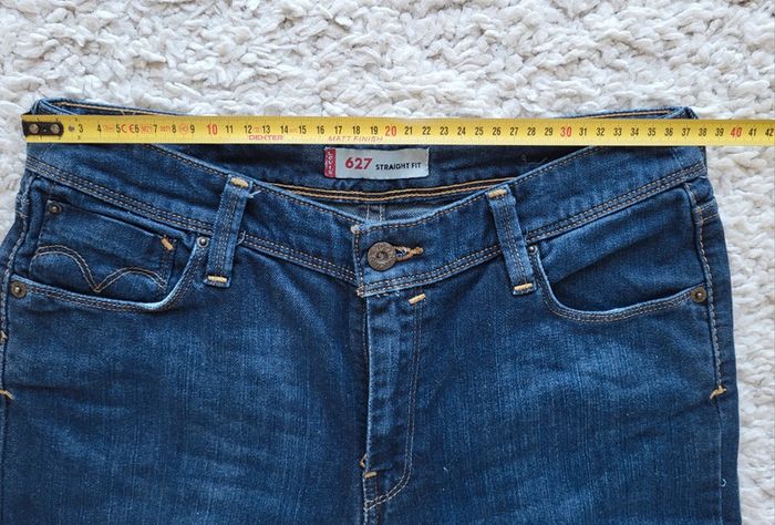 Jean Levi's bleu foncé 627 Straight fit Taille 37 - photo numéro 14