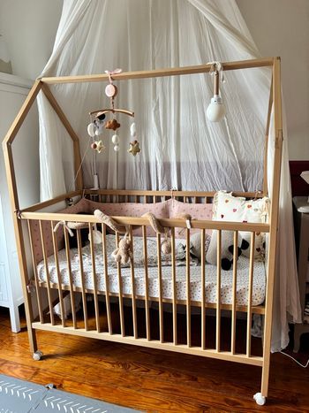 Lit bébé cabane