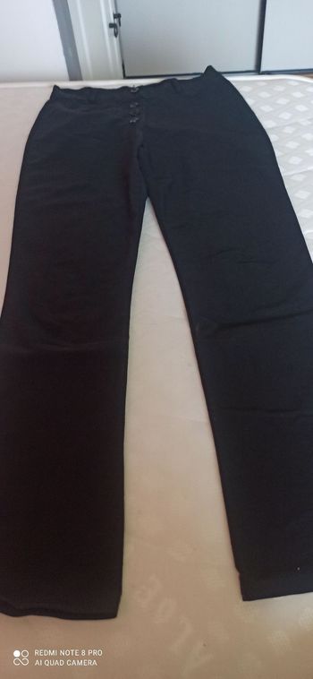 Pantalon noir elasthane t. 42