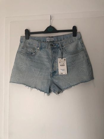 Superbe beau short en jean avec strass Zara neuf avec étiquette taille 42