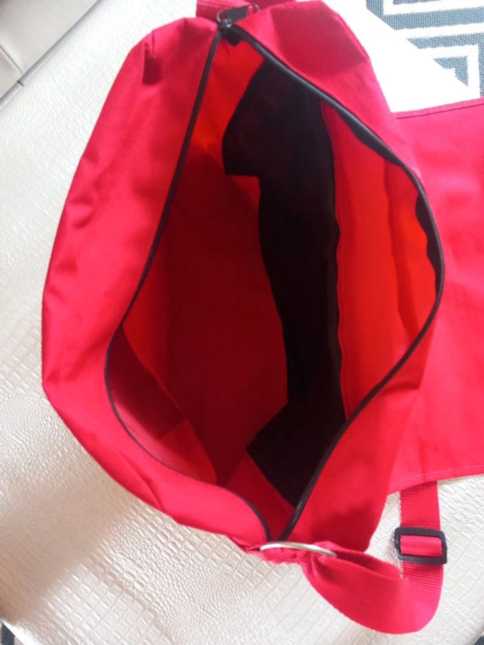 Sac en bandoulière eastpak rouge - photo numéro 4