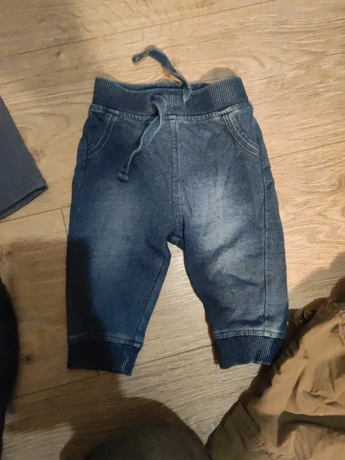 Lot pantalon 3 mois - photo numéro 8
