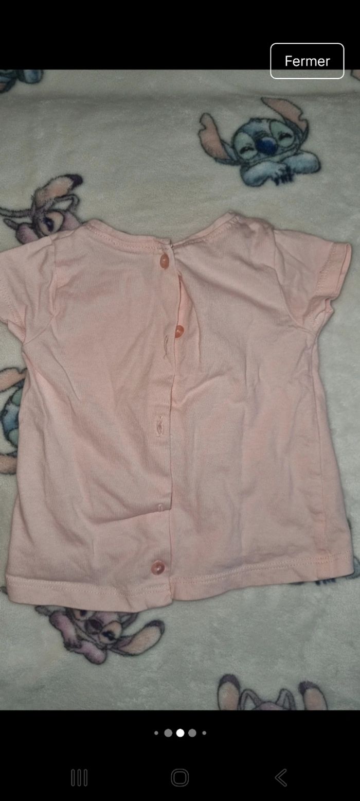 Tee-shirt manche courte 6 mois en très bon état - photo numéro 5