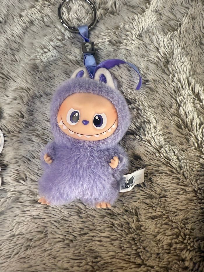 Labubu pin for love lettre ? - photo numéro 2