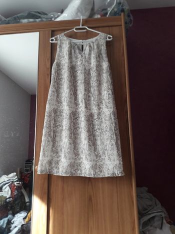 Robe bretelles larges