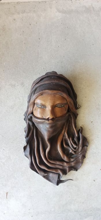 Masque tunisien en peau