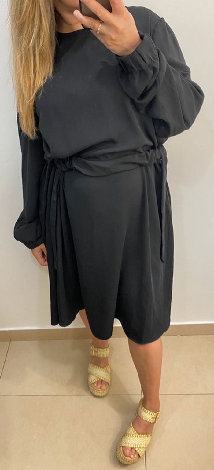 Robe Asos fluide noire Taille 38 - photo numéro 4