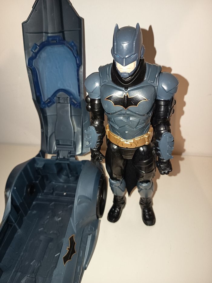 Batman et sa batmobile