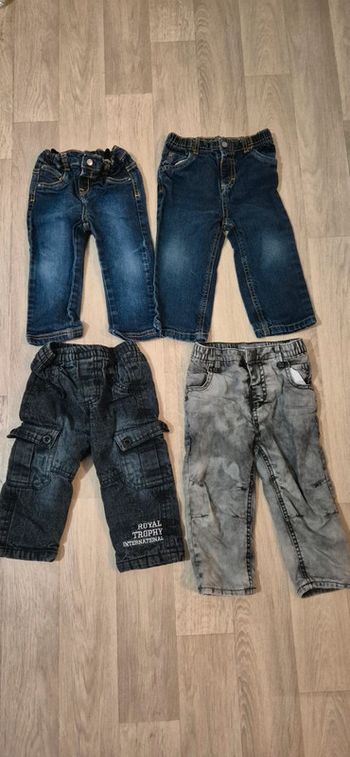 Lot de 4 jeans - 18 mois