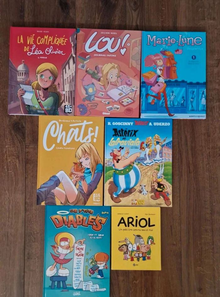 Lot de 7 bandes dessinées découverte fille