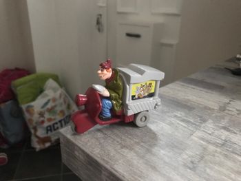 Figurine très rare oliver et compagnie disney