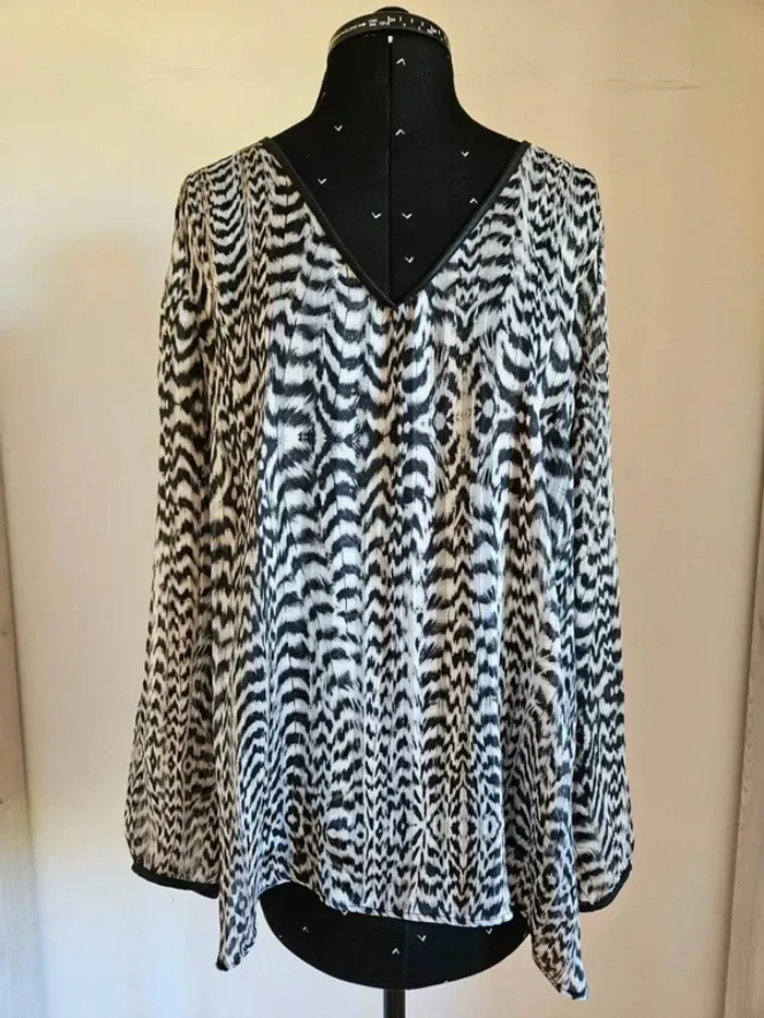 Élégante Blouse Manches Longues Motif Animalier Noir Blanc Taille 46 - Parfaite pour l'Été !