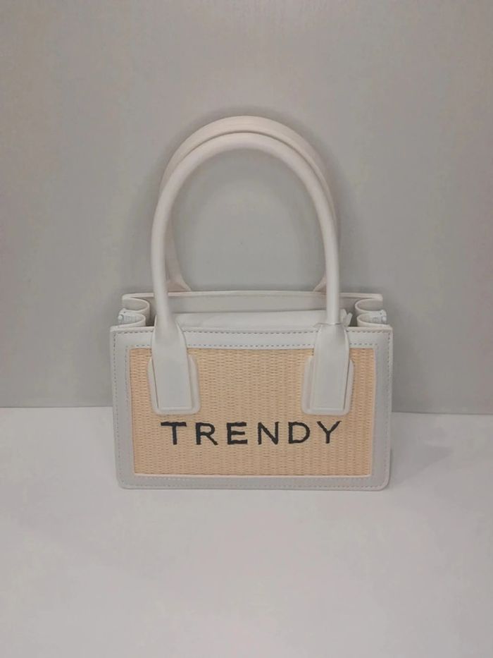Sac à main Tom & Eva trendy blanc en similicuir et en tressé