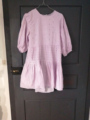 Magnifique robe brodée lila
