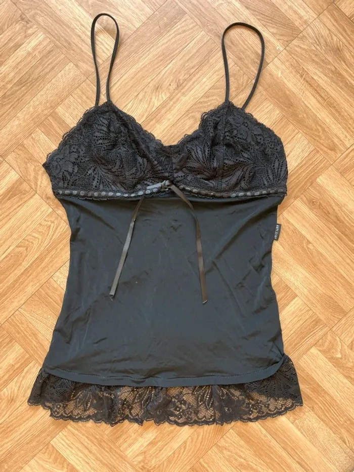 Top à bretelles en dentelle noir Anti-Flirt