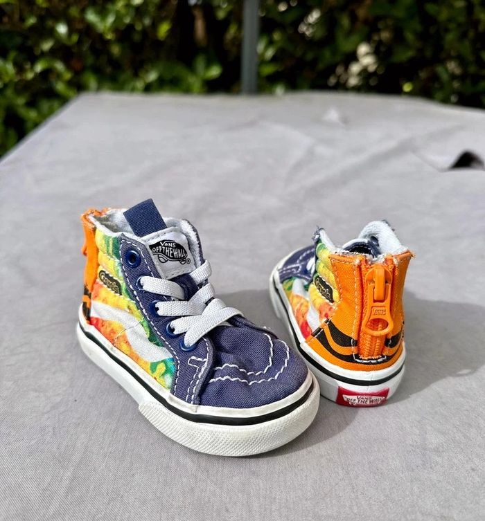 Sneakers montantes Vans modèle Sk8-Hi taille 19 kid - photo numéro 5