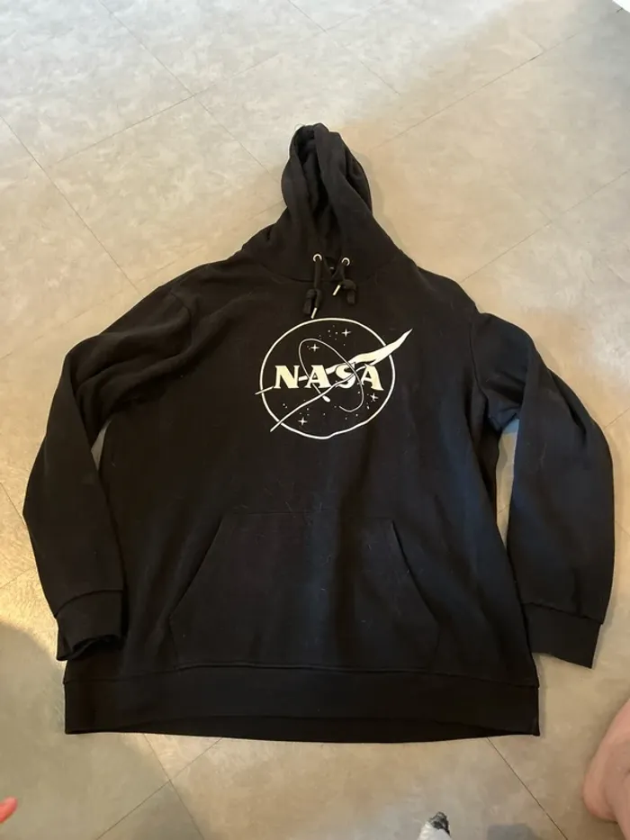 Sweat noir nasa - photo numéro 2