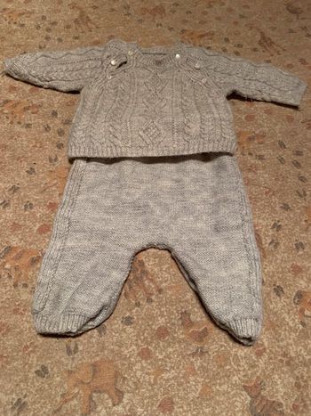 ensemble pull pantalon gris fait main 9 mois