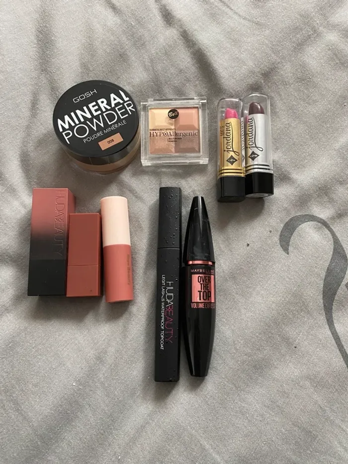 Lot maquillage petit prix !!
