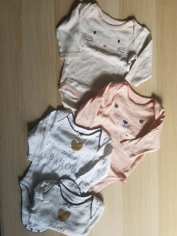 Lot 4 bodies Kiabi 3 mois