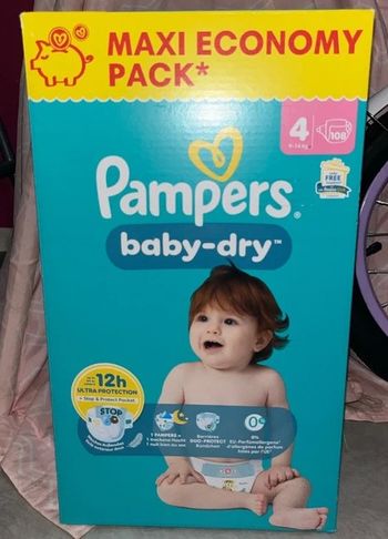 Pack 108 couches pampers Baby-Dry taille 4 neuf