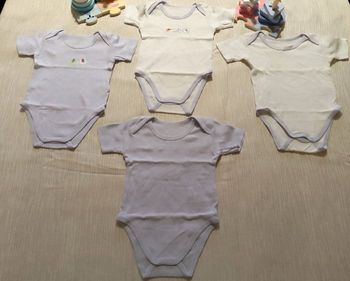 Lot de 4 bodies bébé manches courtes Tex Baby 6 mois – Très bon état