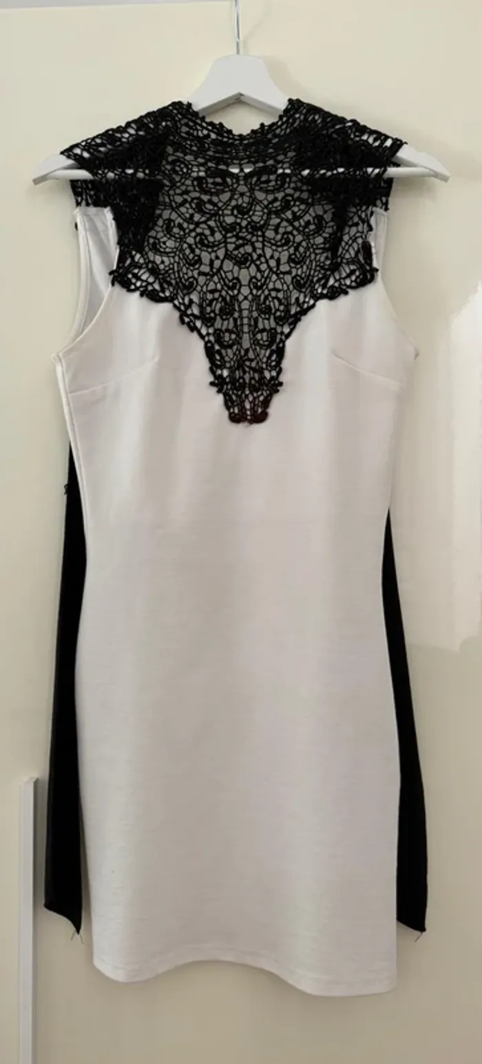 Robe dentelle blanche
