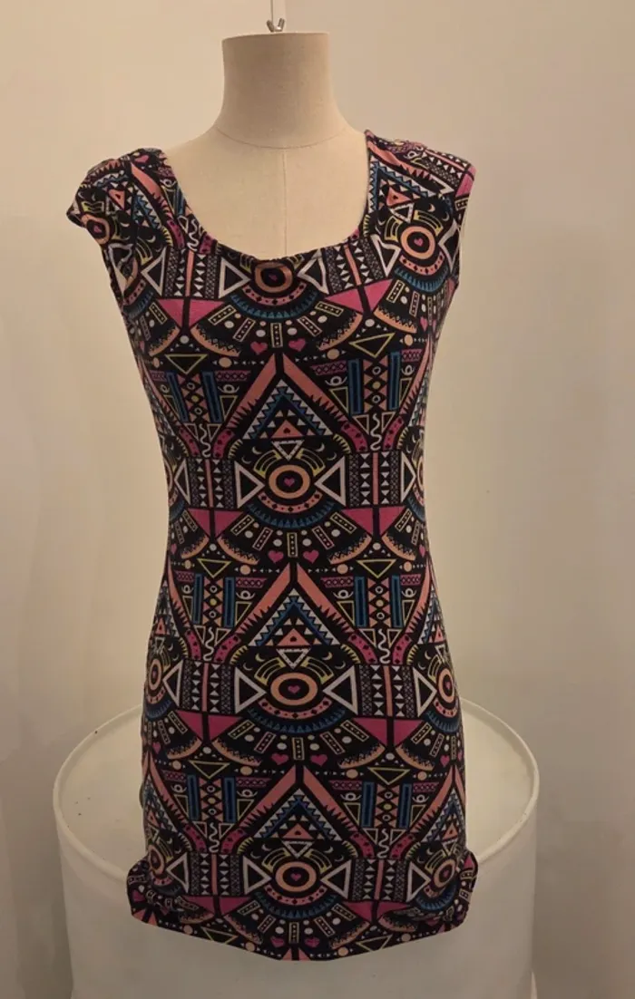 Mini robe / tunique moulante imprimée – H&M Divided – T. 38