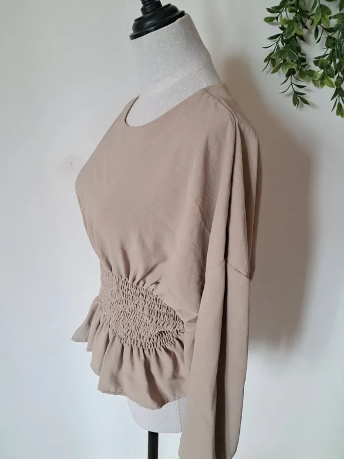 Blouse beige à smocks taille haute, manches longues - photo numéro 3